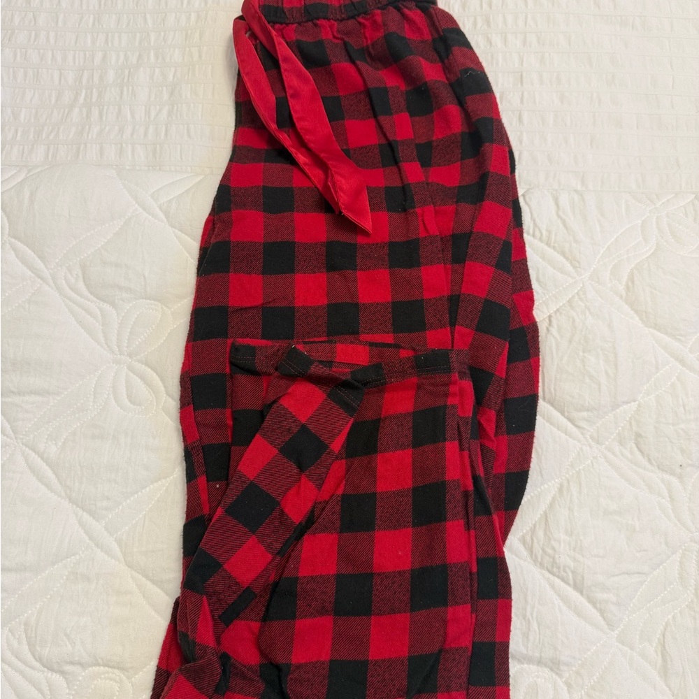 Hollister Red and Black Plaid Pants